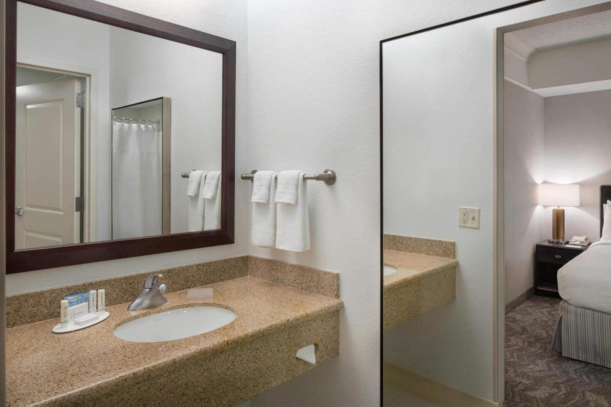 Springhill Suites Napa Valley Bagian luar foto